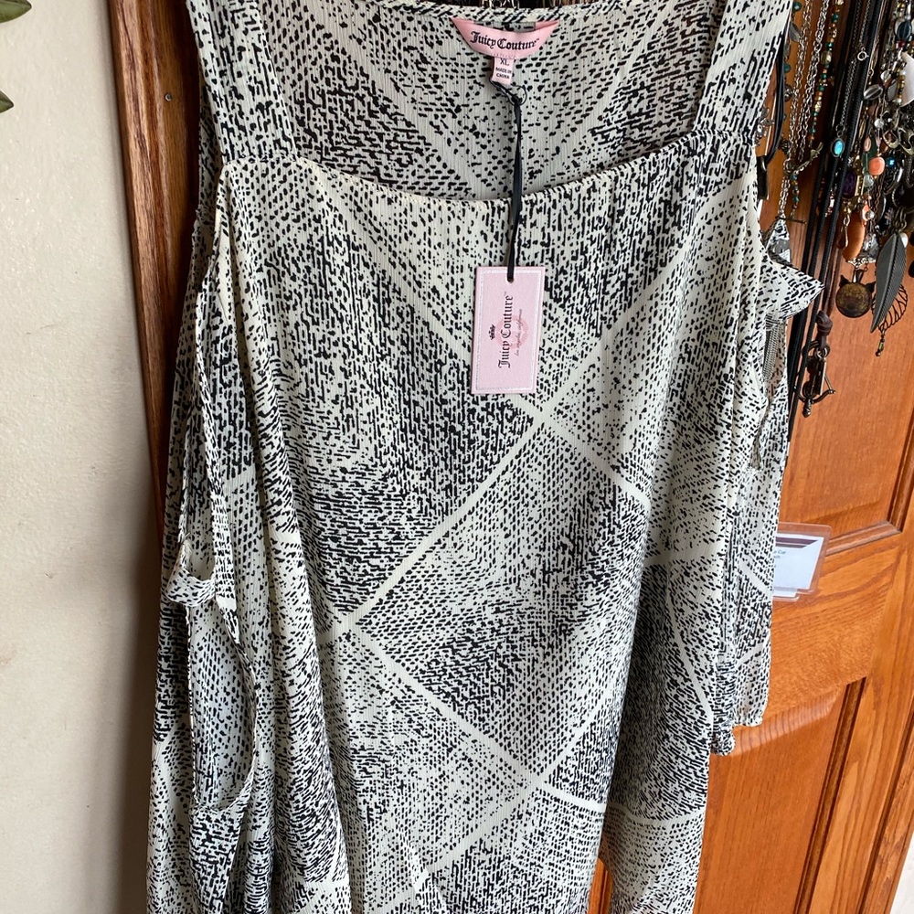 Women’s shirts. Sizes Xl , 1X, - Picture 6 of 8